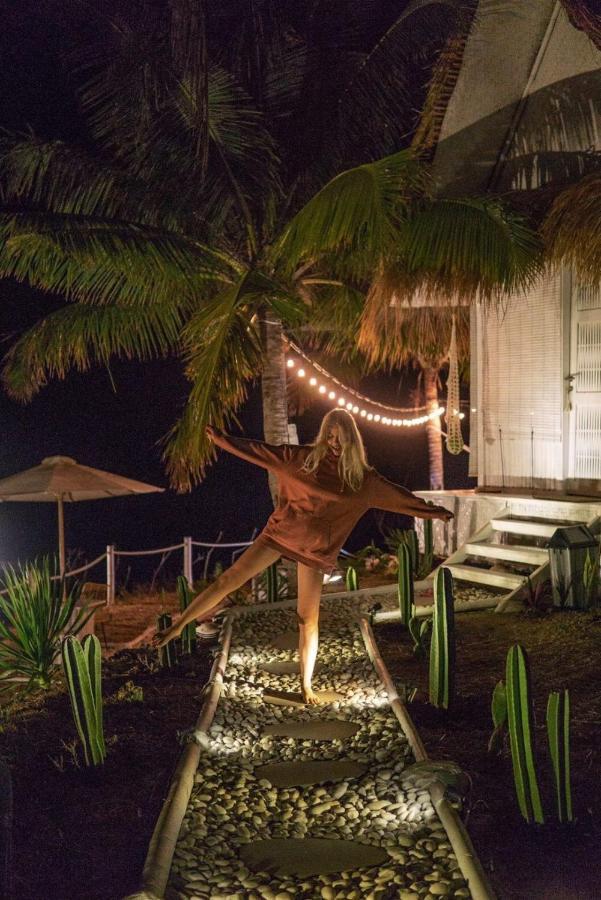 Tropical Glamping Nusa Penida - Private Romantic Seaside Bungalow Diamond Beach Polilit エクステリア 写真