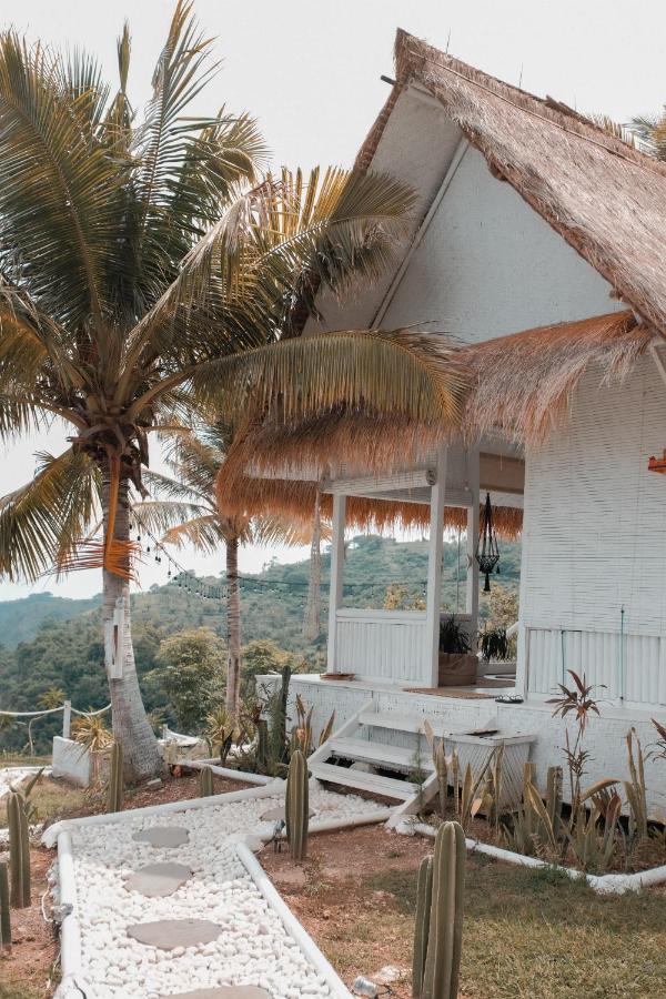 Tropical Glamping Nusa Penida - Private Romantic Seaside Bungalow Diamond Beach Polilit エクステリア 写真