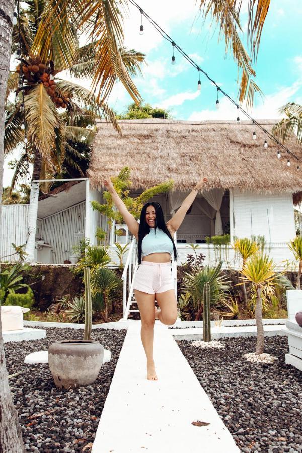 Tropical Glamping Nusa Penida - Private Romantic Seaside Bungalow Diamond Beach Polilit エクステリア 写真