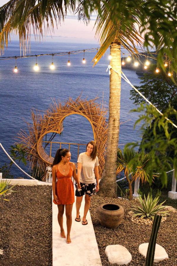 Tropical Glamping Nusa Penida - Private Romantic Seaside Bungalow Diamond Beach Polilit エクステリア 写真